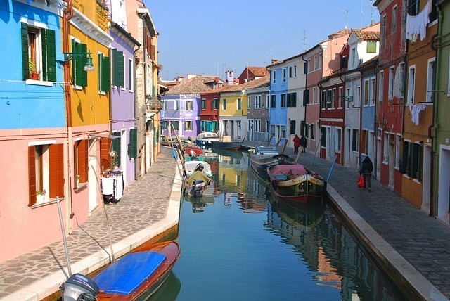 A tradição da arte com vidro de Murano, Veneza