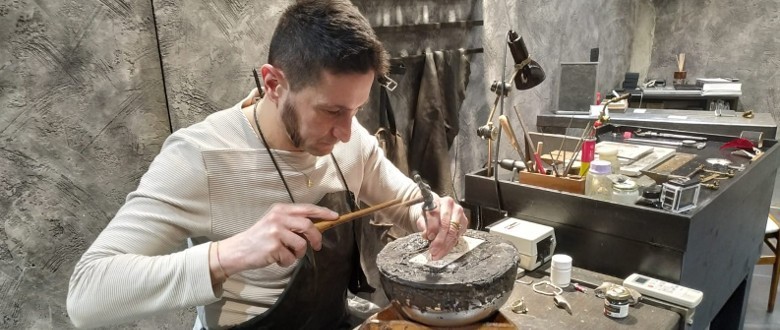 Você planeja seguir uma carreira em desenho de jóias? 3 razões para estudar na Itália