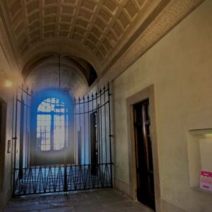 School in Florence entrance